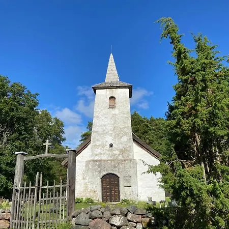 Juniper House In Kassari With Sauna Chalet *